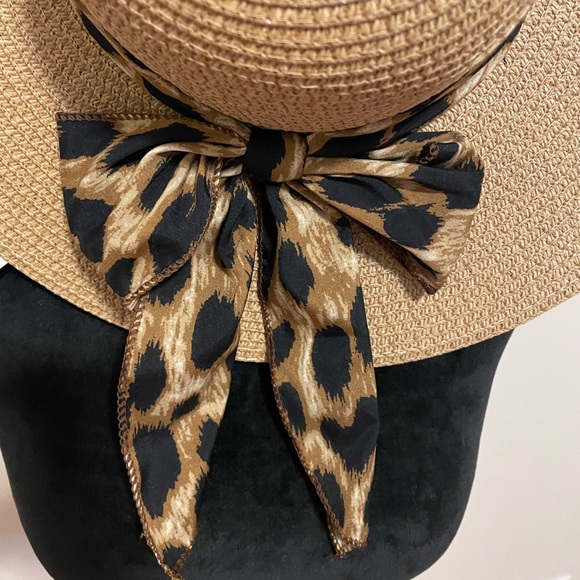 💥JUST IN!💥 Julia Montego Straw Beach Summer Hat - Picture 2 of 3